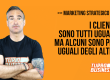 Una persona con una maglietta Turbo Business su sfondo arancione e una citazione sul marketing.