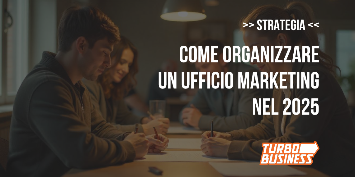 Persone in riunione discutendo strategie per organizzare un ufficio marketing efficace nel 2025.