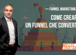 Esperto in giacca parla di funnel marketing; concetti di creazione e conversione spiegati. Turbo Business.
